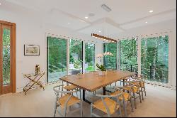 Perfect & Private Modern in NW Woods