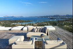 Prestigious and modern property in the hill of Pevero Golf