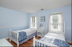 6 bed/4.5 bath Noyac, Sag Harbor