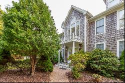 6 bed/4.5 bath Noyac, Sag Harbor