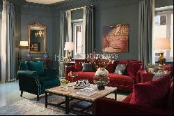 Sophisticated apartment a stone's throw from the Spanish Steps