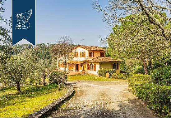 Prestigious estate surroundedby an extraordinary hilly landscape in the Florentine Chianti