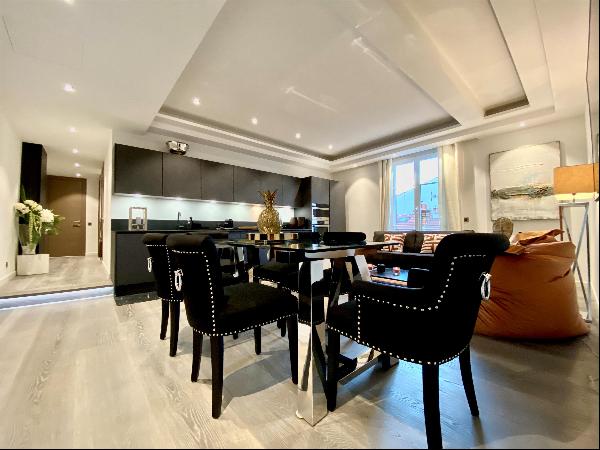 Modern 4 bedroom apartment in Cannes city centre
