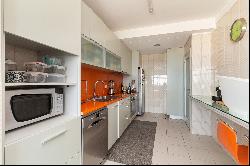 Flat, 3 bedrooms, for Sale