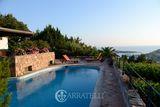Ref. 6316 Wonderful beachfront villa with park and pool
