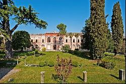 Historic villa on the morainic hills near Lake Garda