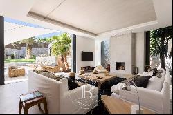 - OASIS - EXCEPTIONAL VILLA IN THE HEART OF THE VILLAGE OF GUÉTHARY -