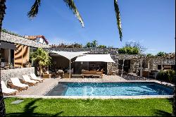 - OASIS - EXCEPTIONAL VILLA IN THE HEART OF THE VILLAGE OF GUÉTHARY -