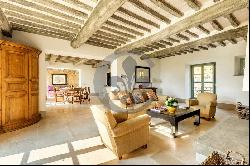 Ref. 5993 Luxury farmhouse with panoramic view in Cortona