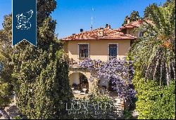 Stunning historical villa with wonderful views of Liguria's crystal-blue waters