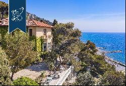 Stunning historical villa with wonderful views of Liguria's crystal-blue waters