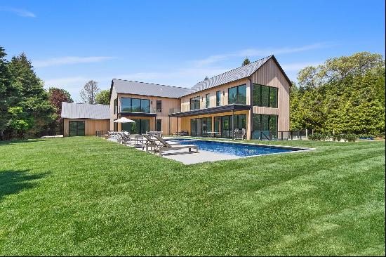 Stunning brand-new modern home on over an acre, and only 4 minutes to East Hampton village