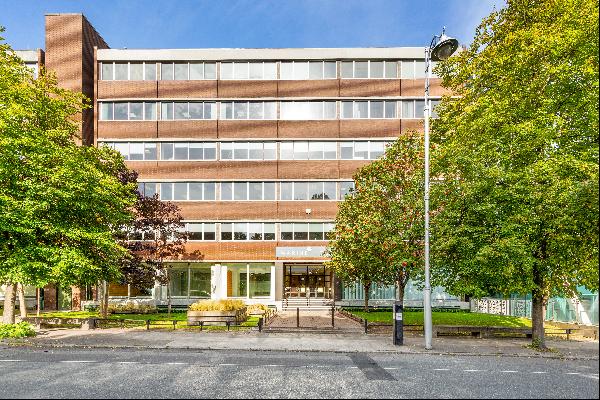 Marine House comprises a six-storey HQ office building in the heart of Dublin 2.