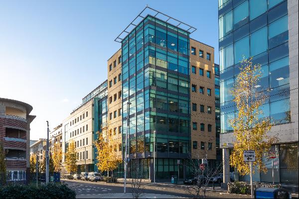 The Metropolitan Building is an impressive seven storey office headquarters strategically 