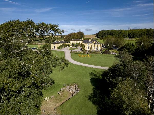 We are delighted to be able to offer for sale the entire estate of Ballinacurra House, Kin