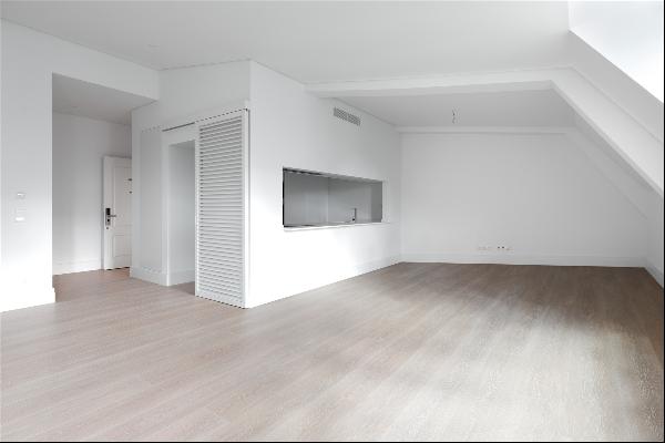 Flat, 3 bedrooms, for Sale