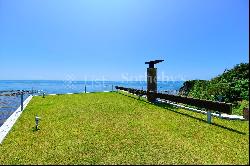 The Pacific Ocean Cliff Top Villa in Japan