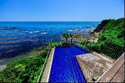 The Pacific Ocean Cliff Top Villa in Japan