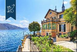 Prestigious villa for sale in an exclusive lake-facing position near Stresa and Switzerlan