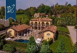 Luxurious farmstead for sale near Milan and the most renowned tourist destinations by Lake