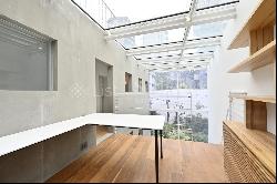 THE NISHIAZABU GLASS RESIDENCE