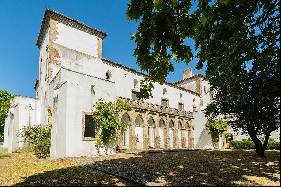 The Quinta do Senhor da Serra in Belas, Sintra, is a 20-hectare estate that has been liste