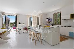 Cap d'Antibes - Contemporary totally renovated villa