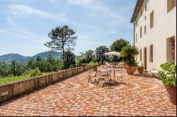 Luxurious villa on the hills of Lucca