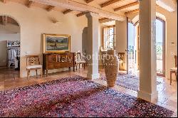 Luxurious villa on the hills of Lucca