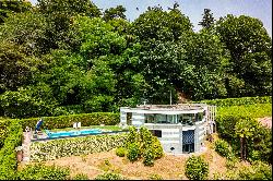 Modern villa with privacy &amp; beautiful lake view