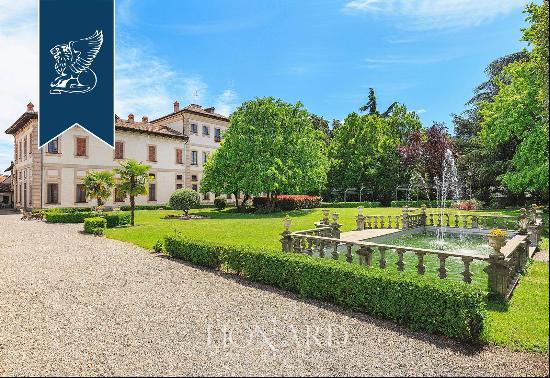 Prestigious historica property surrounded by a naturalistic context of great beauty near M