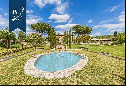 Charming 19th-century estate surrounded by the breathtaking views of the Tuscan countrysid