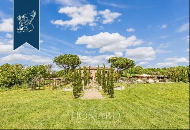 Charming 19th-century estate surrounded by the breathtaking views of the Tuscan countrysid