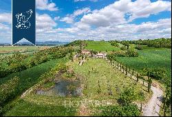 Charming 19th-century estate surrounded by the breathtaking views of the Tuscan countrysid