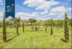 Charming 19th-century estate surrounded by the breathtaking views of the Tuscan countrysid