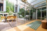 A home with a garden in the heart of the city