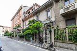 A home with a garden in the heart of the city