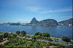 Penthouse with panoramic views of Guanabara Bay