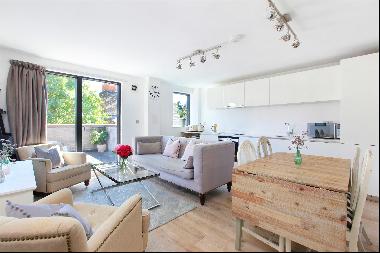 Modern two double bedroom apartment with a private South West facing roof terrace