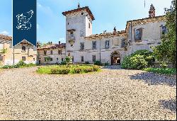 Prestigious villa/castle for sale between Milan and Lake Garda