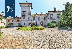 Prestigious villa/castle for sale between Milan and Lake Garda