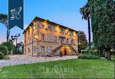 Luxury estate near some of the most popular towns on the Versilian coast