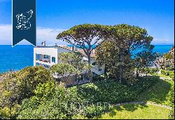 Exclusive estate with private pier and exclusive access to Sestri Levante's sea