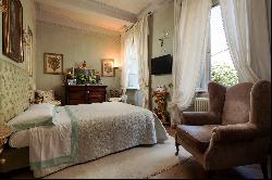 Luxurious apartment with garden in Arezzo