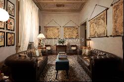 Luxurious apartment with garden in Arezzo