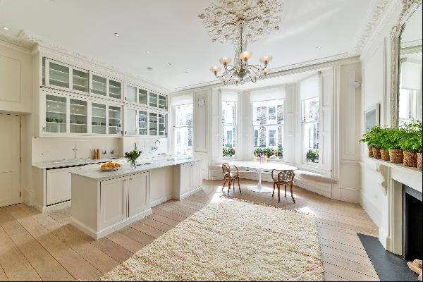 A stylish and rare lateral  apartment for sale in the sought after Phillimore Estate, W8.