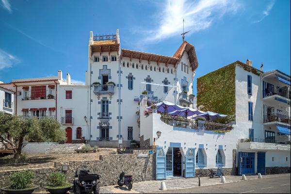 The famous "Casa Blaua" - Art and prestige in Cadaqués