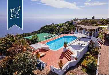 Charming estate with breathtaking views of the clear waters of the Aeolian Islands and the