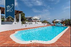 Charming estate with breathtaking views of the clear waters of the Aeolian Islands and the