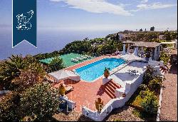 Charming estate with breathtaking views of the clear waters of the Aeolian Islands and the